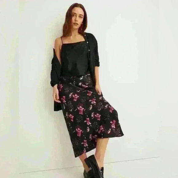Madewell Dresses & Skirts - NWT The Layton Midi Slip Skirt in Floral Cupro-Blend Size 10 Sold out on website